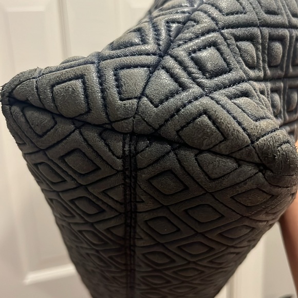 Tory Burch Marion Quilted Shoulder Bag Navy - Picture 11 of 17